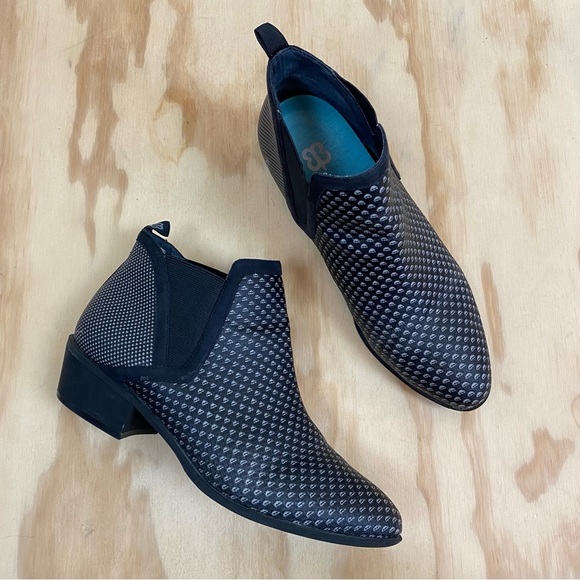 Betabrand Tennis-Western Boot (Black-Diamond) - Picture 1 of 10